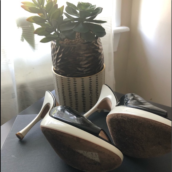 Giuseppe Zanotti Patent Leather Peep Toe Mules - Picture 3 of 4